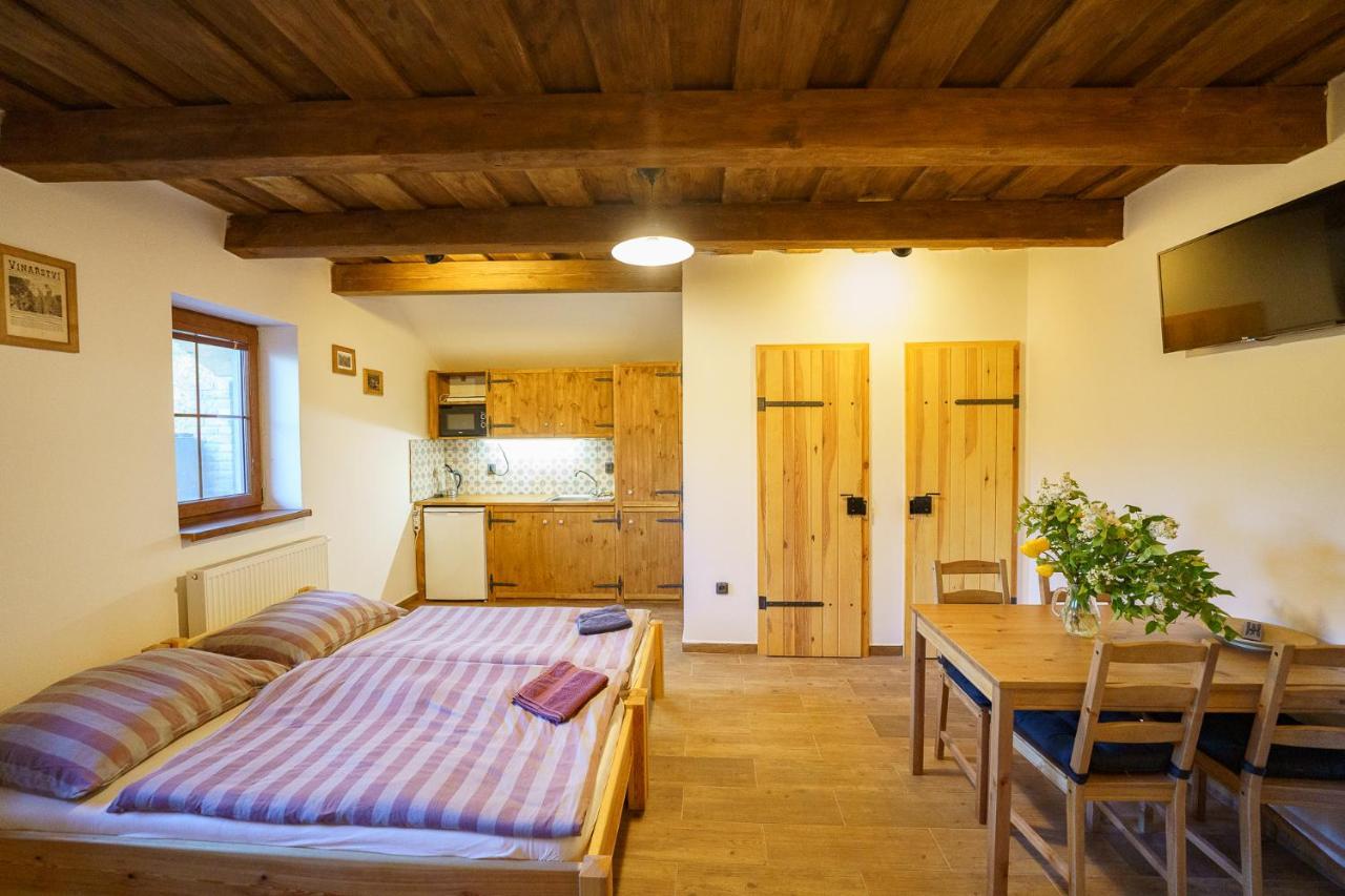 Apartmany Pausram Pouzdrany Ngoại thất bức ảnh